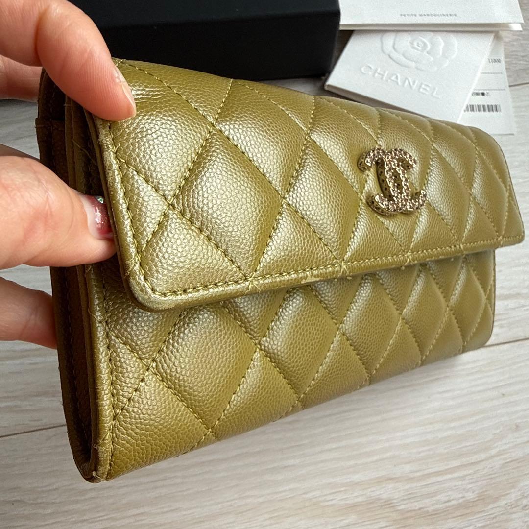 CHANEL キルティング 長財布 オリーブグリーン　キラキラ