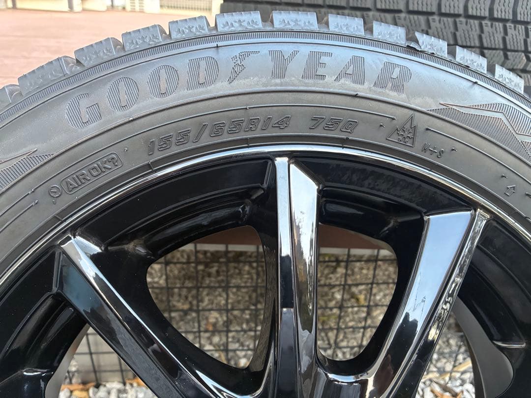 スタッドレス　GOODYEAR 14インチ ブリヂストンブラックホイールセット