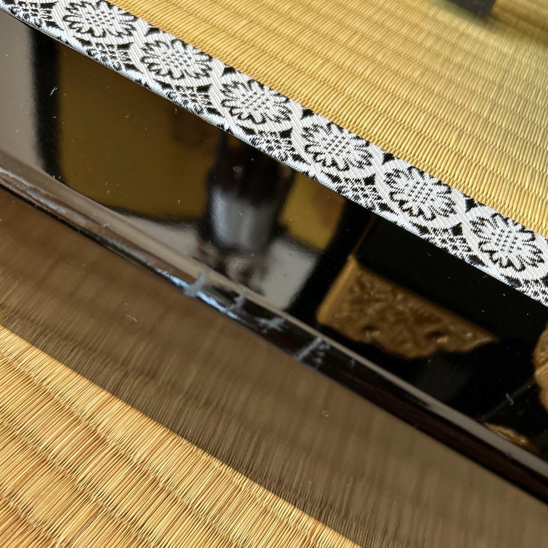 豪華な兜飾り 金色・紫色　端午節句五月人形　人形の秀月