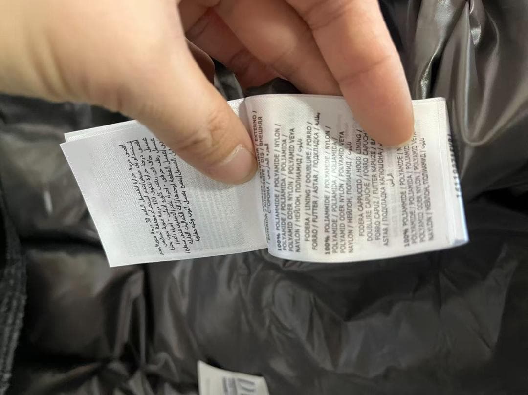 ブラック フード付きダウンジャケット~~~~