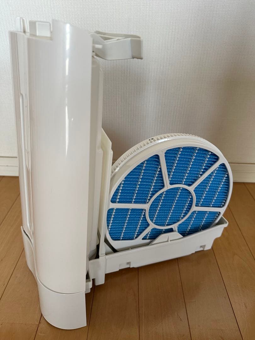 【美品】2022年製 シャープ 加湿空気清浄機 KC-J50-W