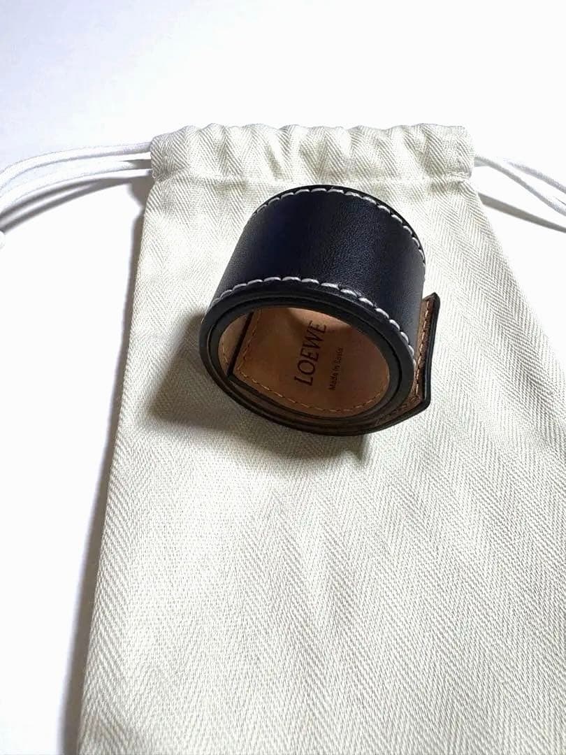 LOEWE レザーバングル　スラップ ブレスレット　ロエベ