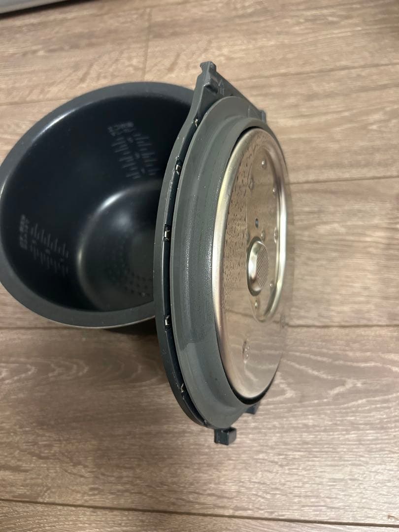 ジャンク品　Panasonic SR-V10BA-HJ可変圧力IHジャー炊飯器