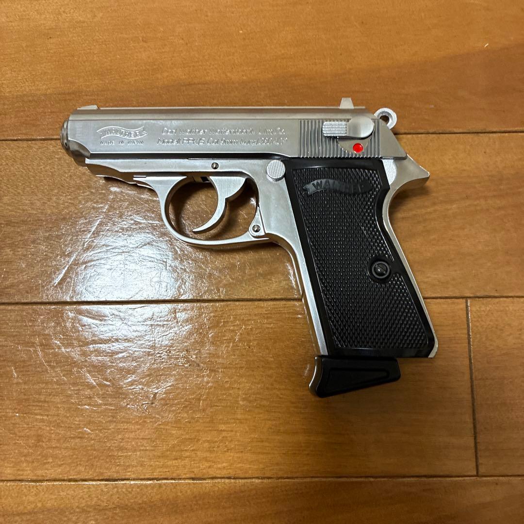 ！発売から一週間特別価格！　Walther PPK ガスガン シルバー/ブラック