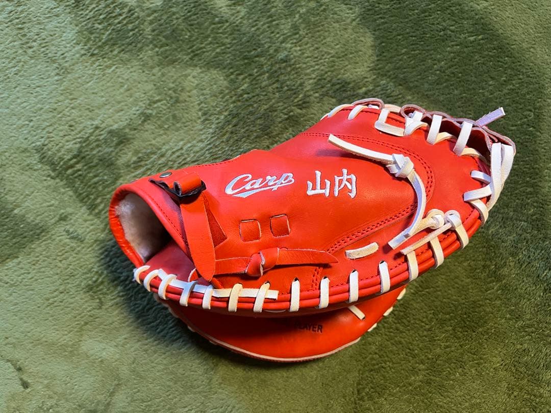 【激レア商品】広島東洋カープ山内泰幸コーチキャッチャーミット