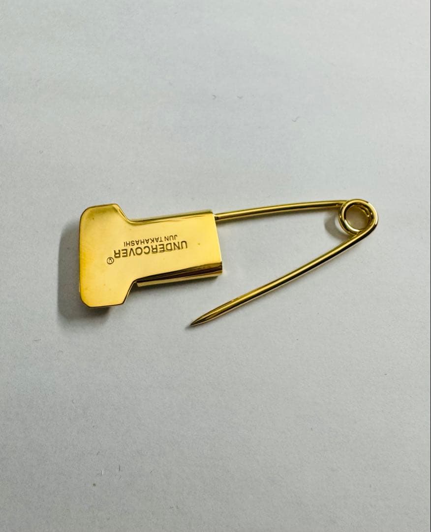 undercoverアンダーカバーsilver pin UC1A4X06GOLD