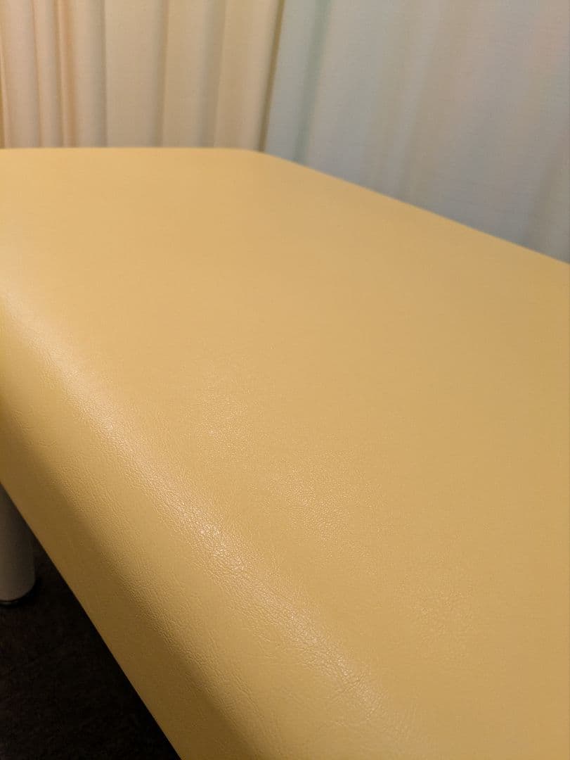 美品高田ベッド　施術ベッド無孔