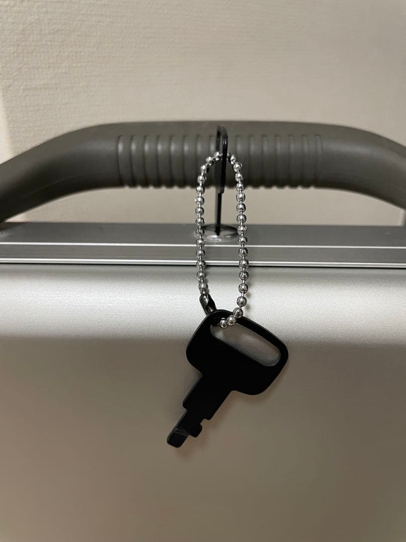 PROTEXアルミニウム製シルバー ビジネスバッグ（TV Asahi コラボ品）