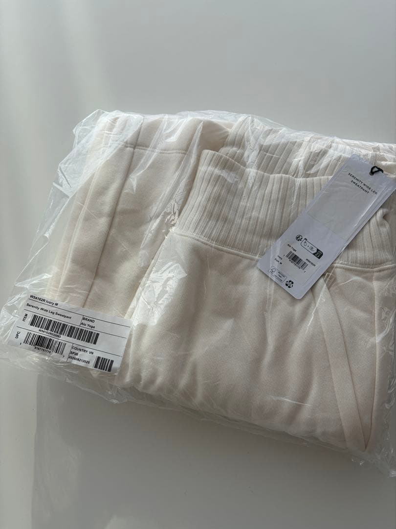 alo セレニティ ワイドレッグ スウェットパンツ アイボリー