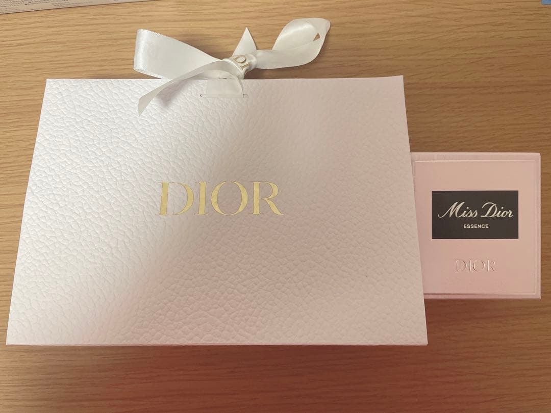 ミスディオール　エッセンス（パルファン）35ml 新作