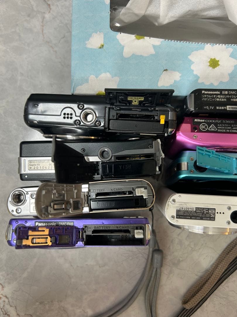 コンパクトデジカメ12台まとめ売り（ジャンク品）