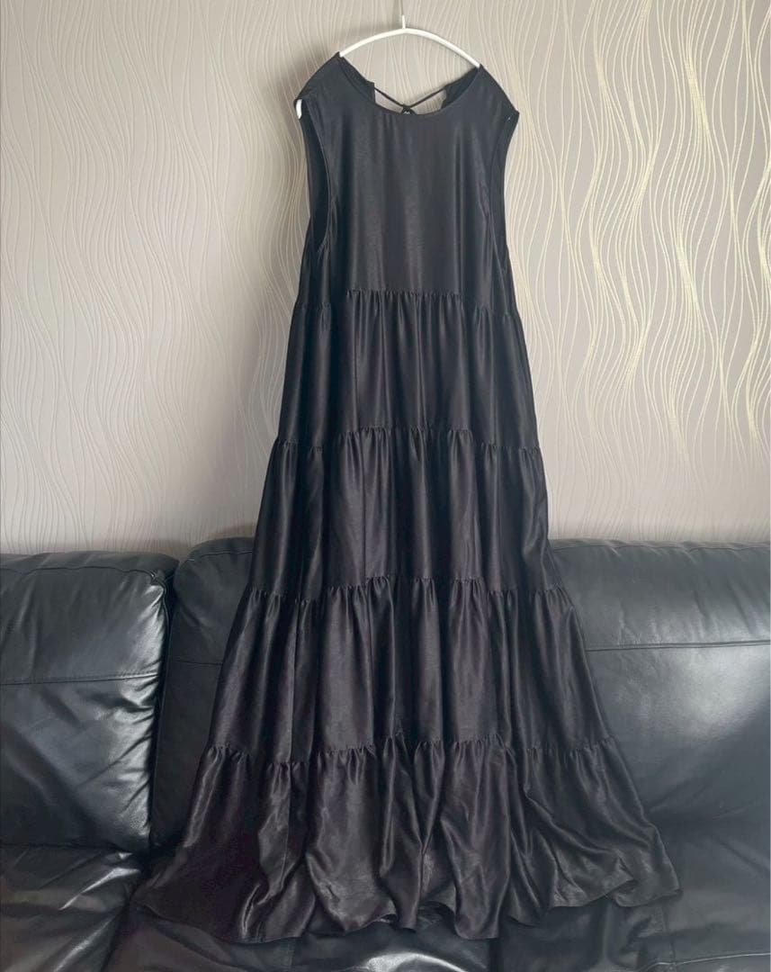 PERNA ノースリーブティアードロングワンピース