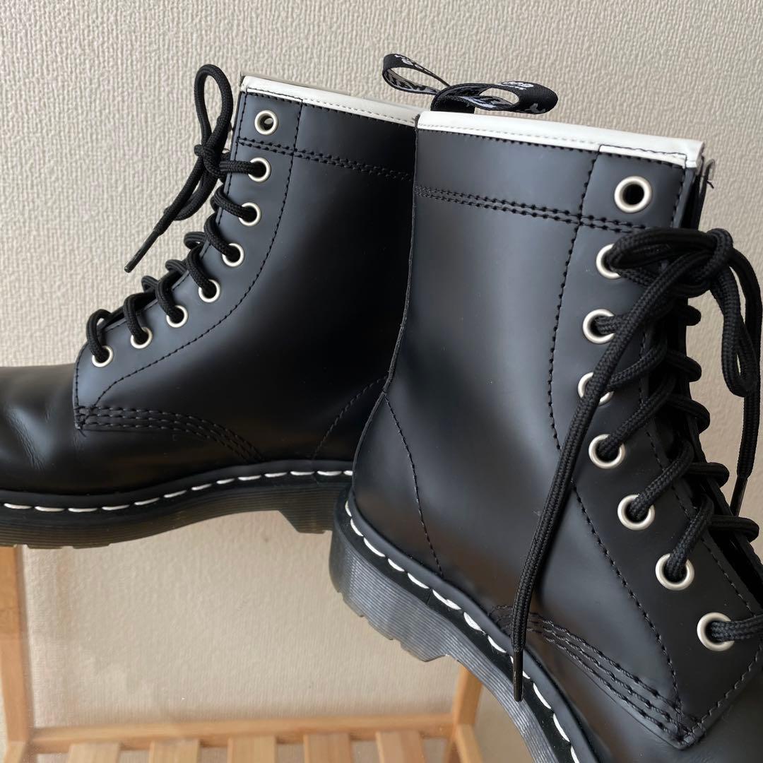 【24.0】ドクターマーチン ZIP 8ホールブーツ 日本限定 ホワイトステッチ