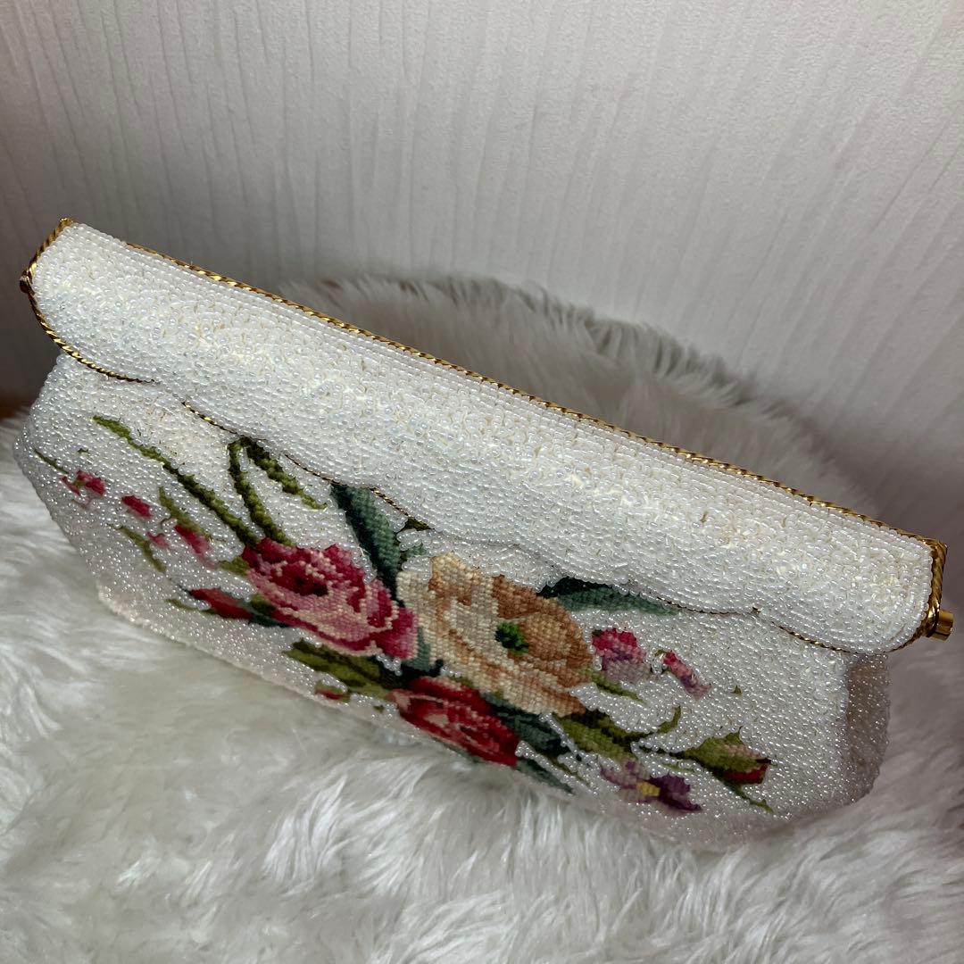 花柄　フラワーモチーフ　パーティーバック　レトロ　アンティーク　ビーズバック