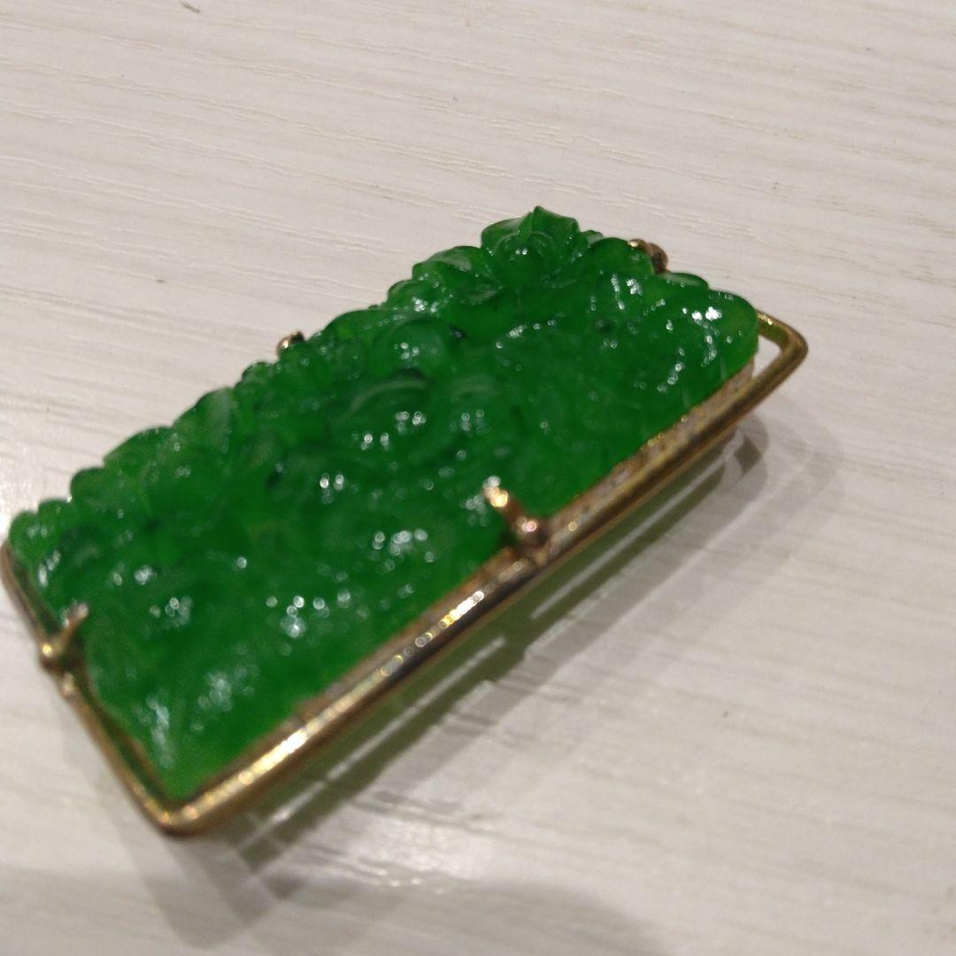 翡翠　ヒスイ　ブローチ