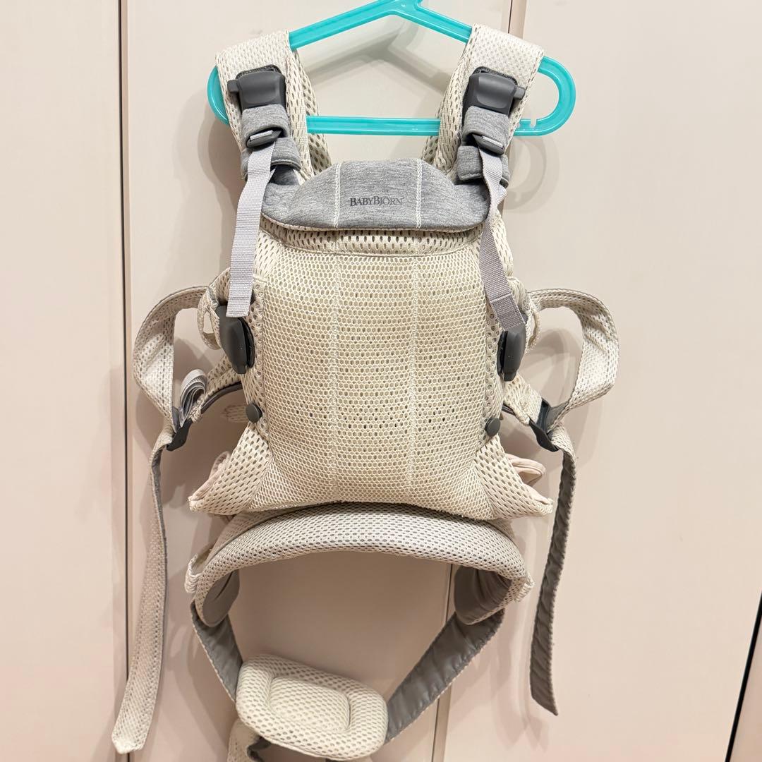ベビービョルン 抱っこ紐　ベビーキャリア ハーモニー クリーム