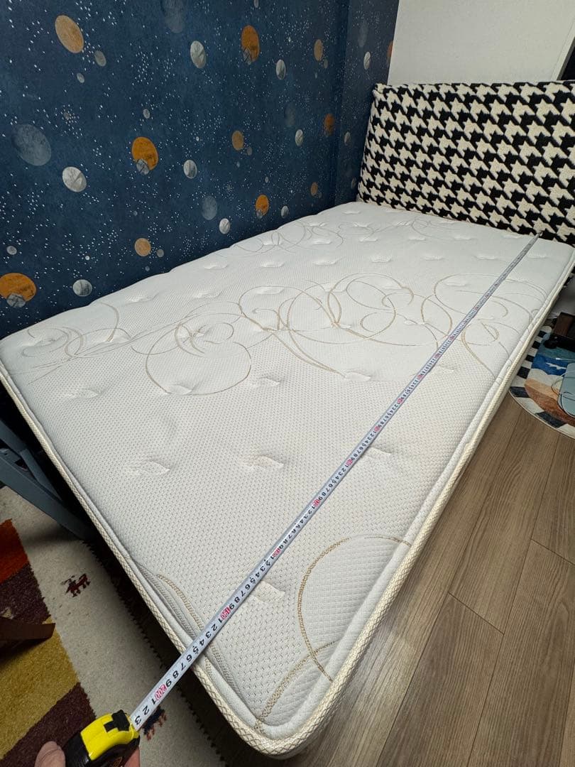 【美品】Simmonsシモンズ6.5インチゴールデンバリュー　セミダブル