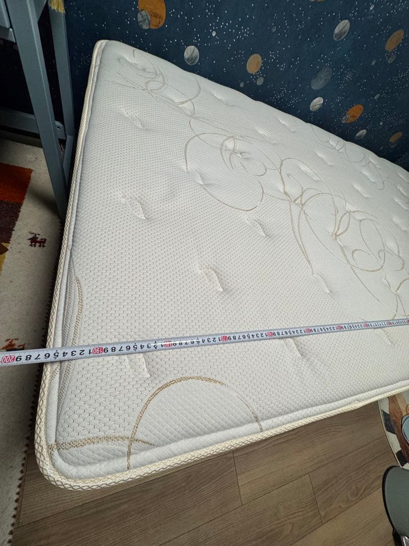 【美品】Simmonsシモンズ6.5インチゴールデンバリュー　セミダブル