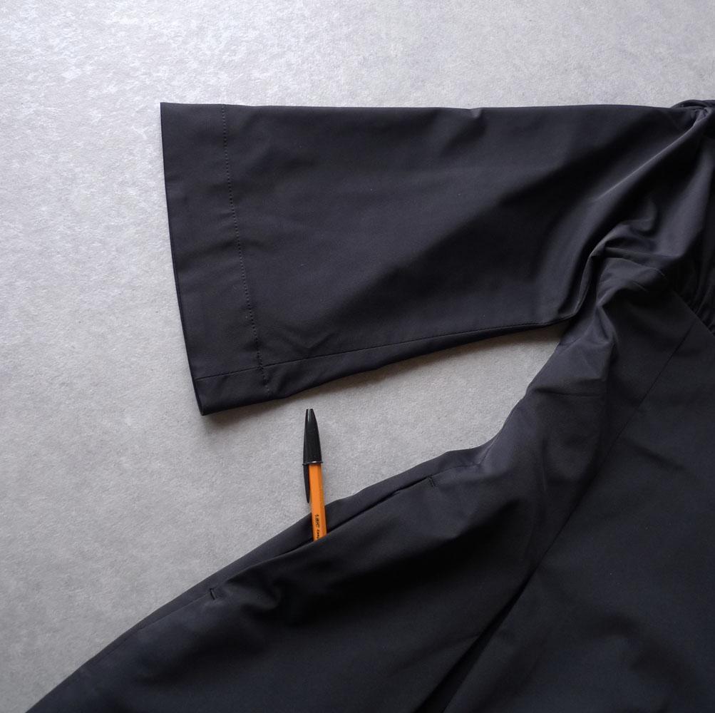 美品 ELIN 5万 ブラックのワンピース エリン デミルクスビームス Z89