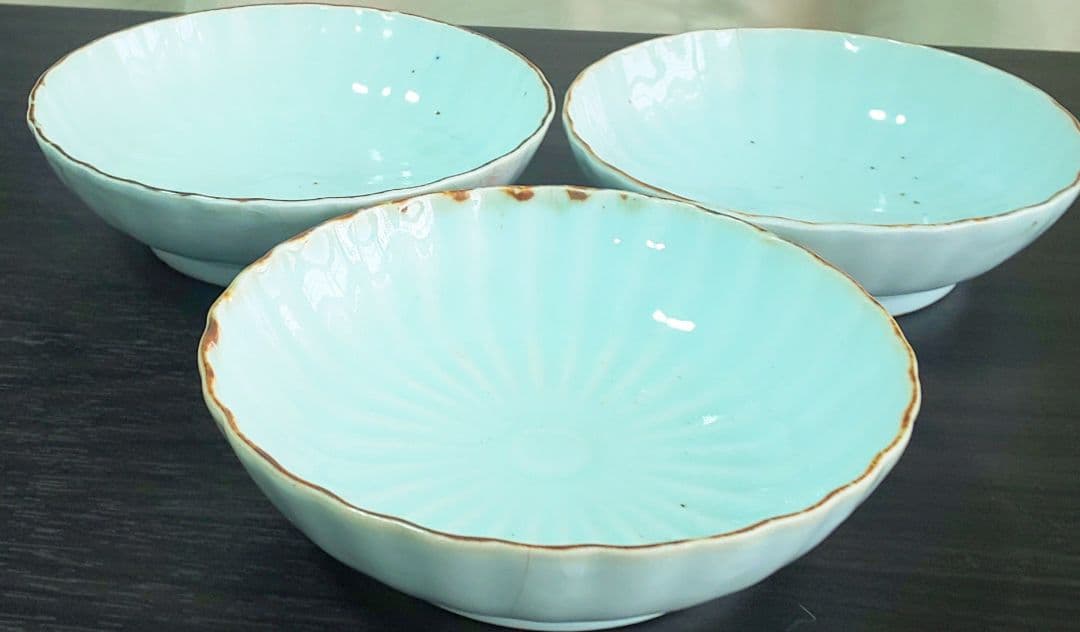 古伊万里 菊花紋 影青のような青白磁 水色なます皿3セット