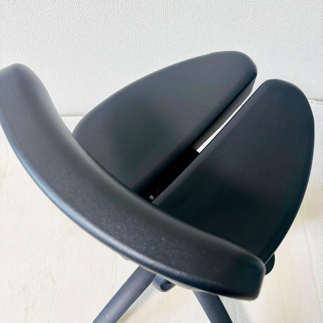 アーユルチェア オクトパス ブラック 姿勢矯正 在宅ワーク