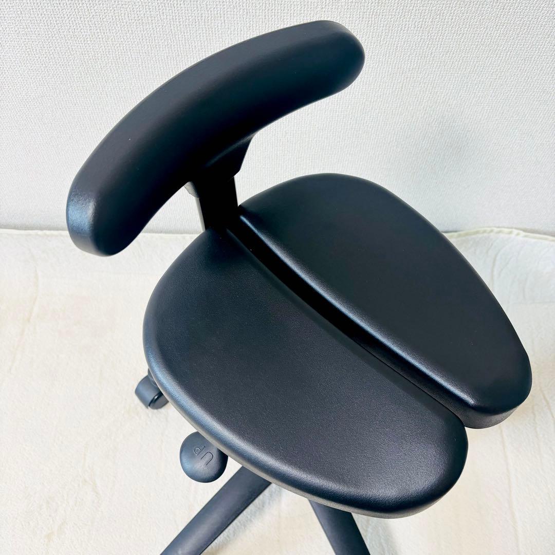アーユルチェア オクトパス ブラック 姿勢矯正 在宅ワーク