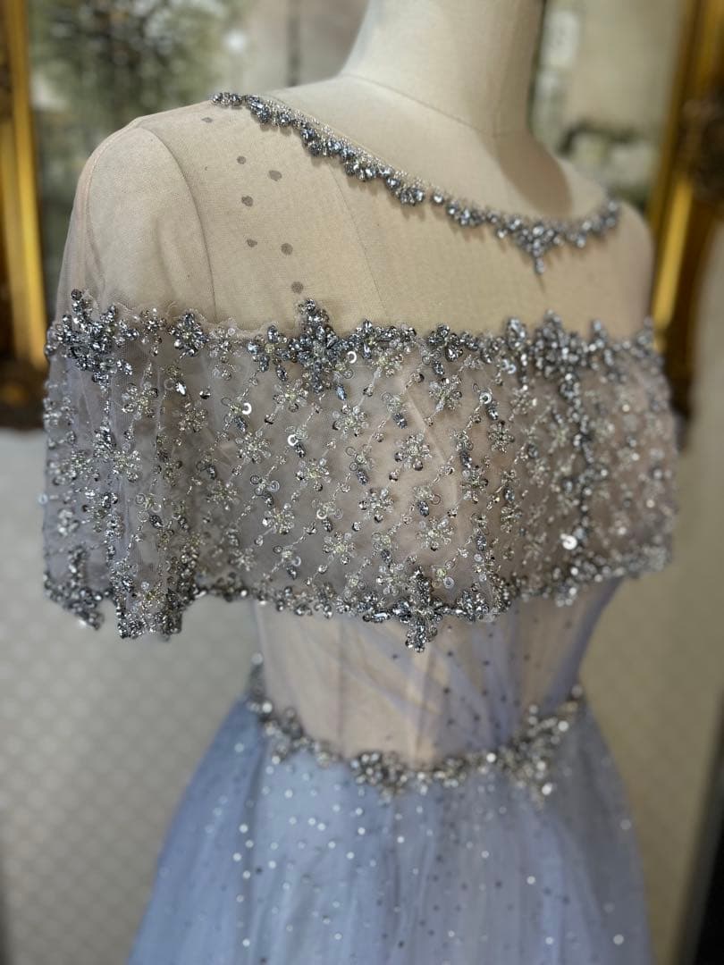 ビーズ刺繍オフショルダーライトブルーロングドレス