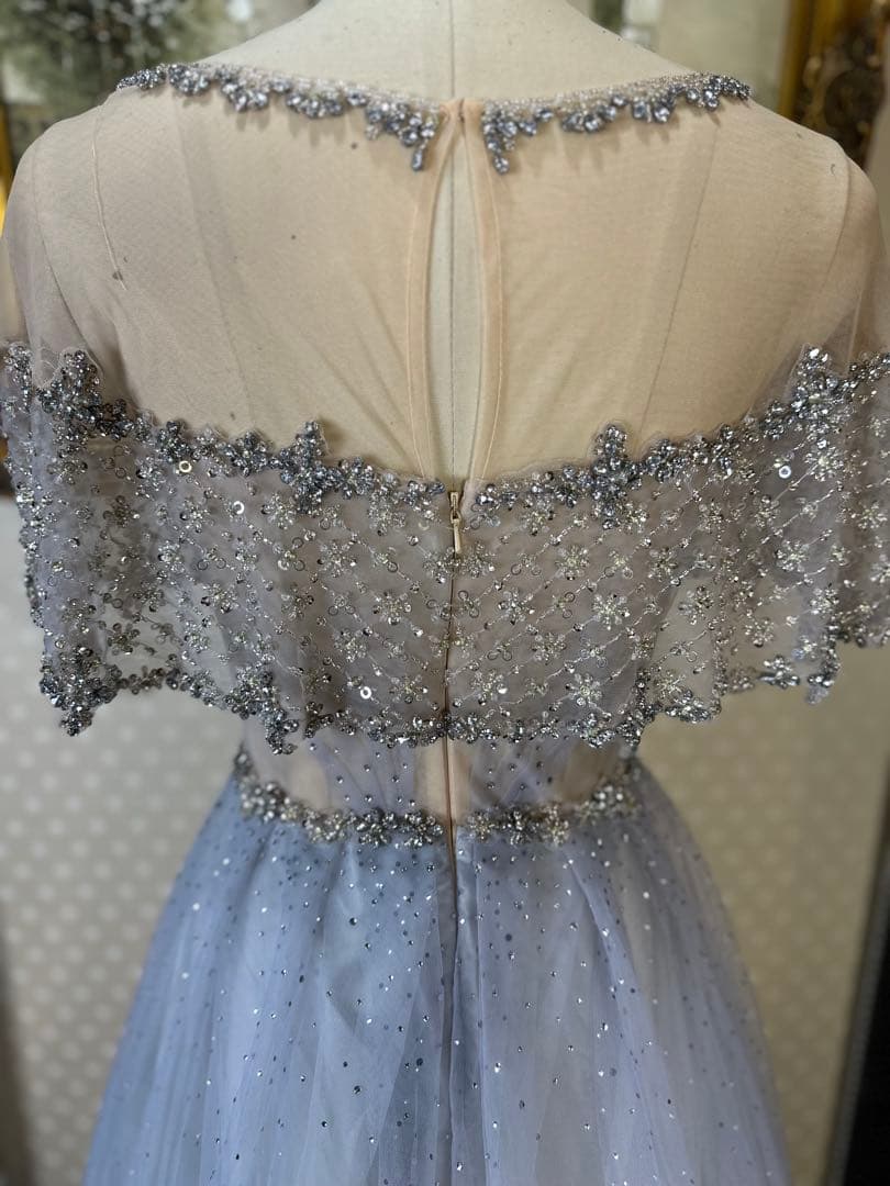 ビーズ刺繍オフショルダーライトブルーロングドレス