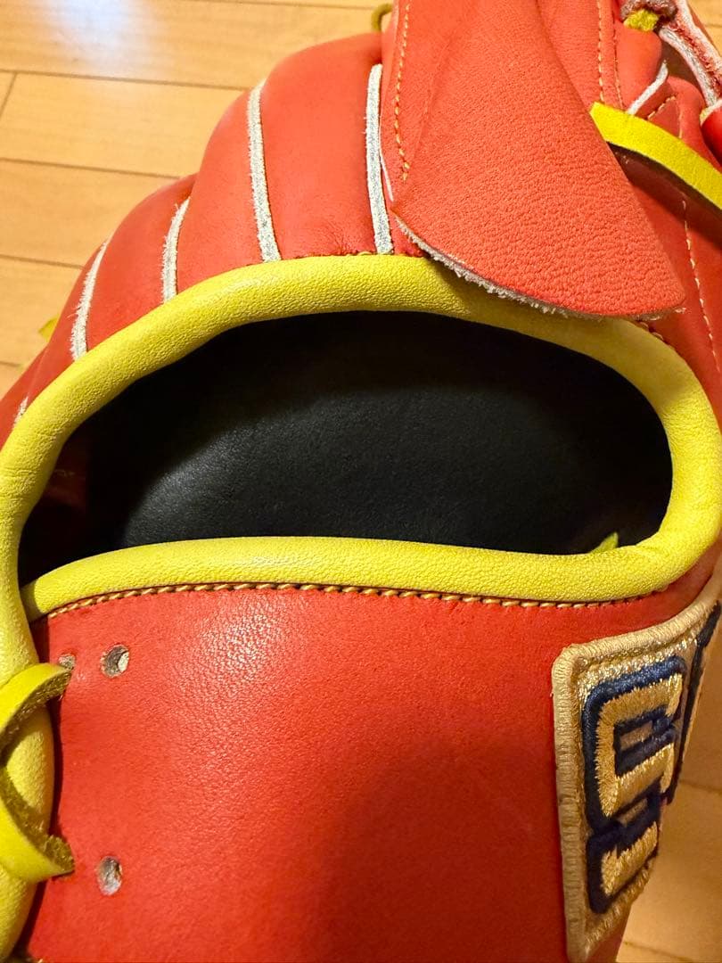 【あーる】軟式用グローブ　シュアプレイ