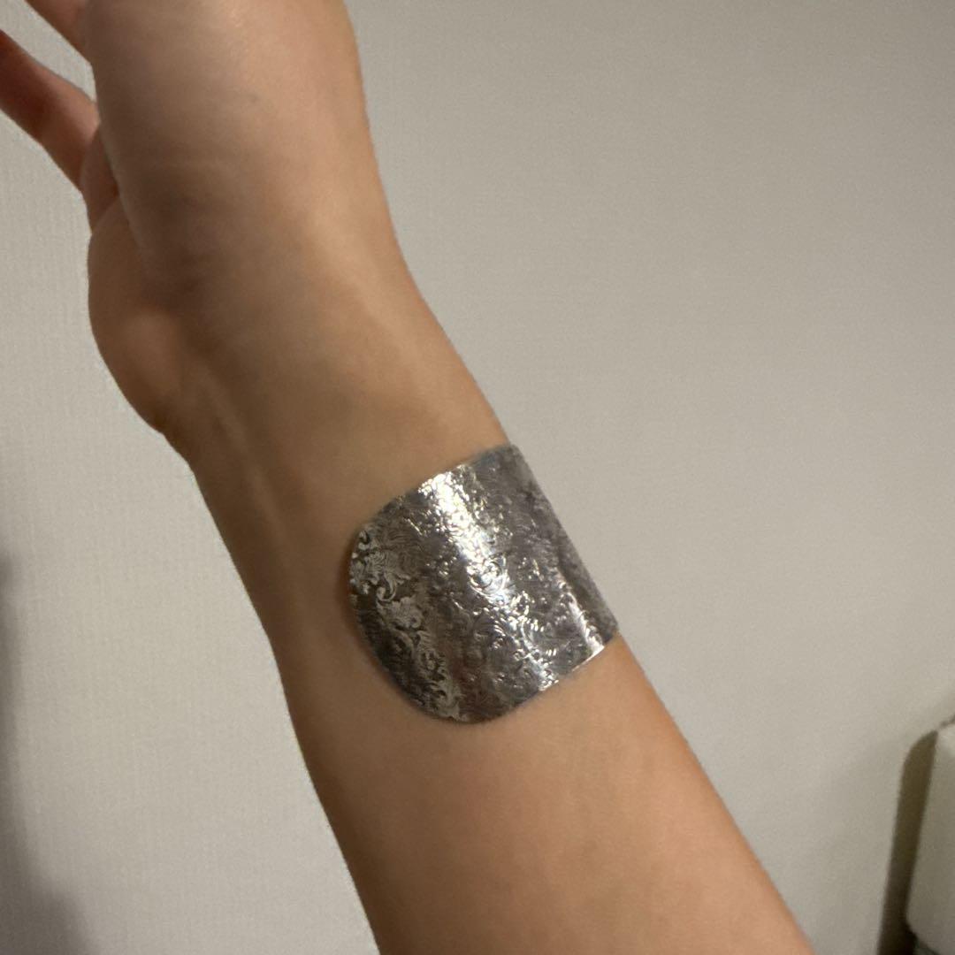 【agete】シルバー　バングル　ボタニカル柄