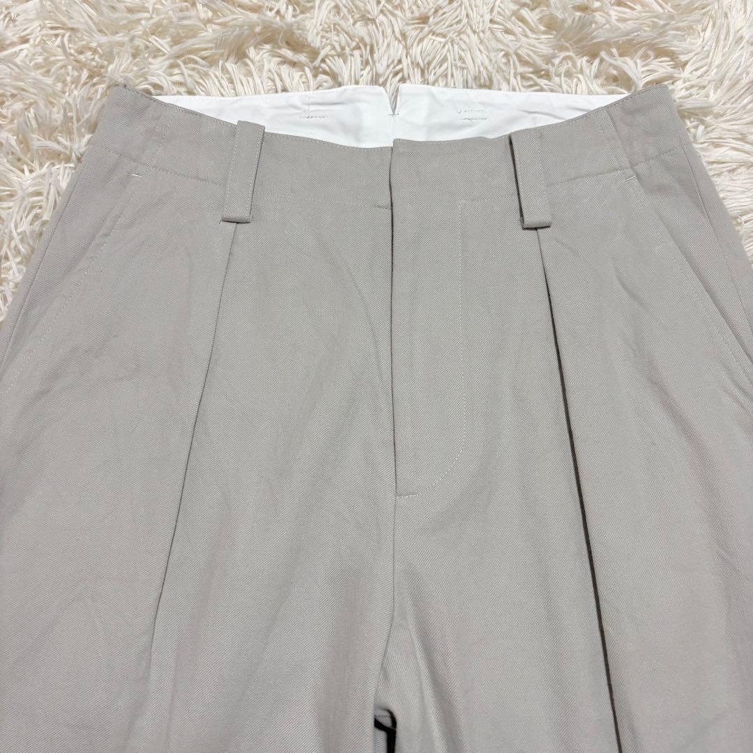 美品24SS MARGARETHOWELL コットン カービー テーパードパンツ