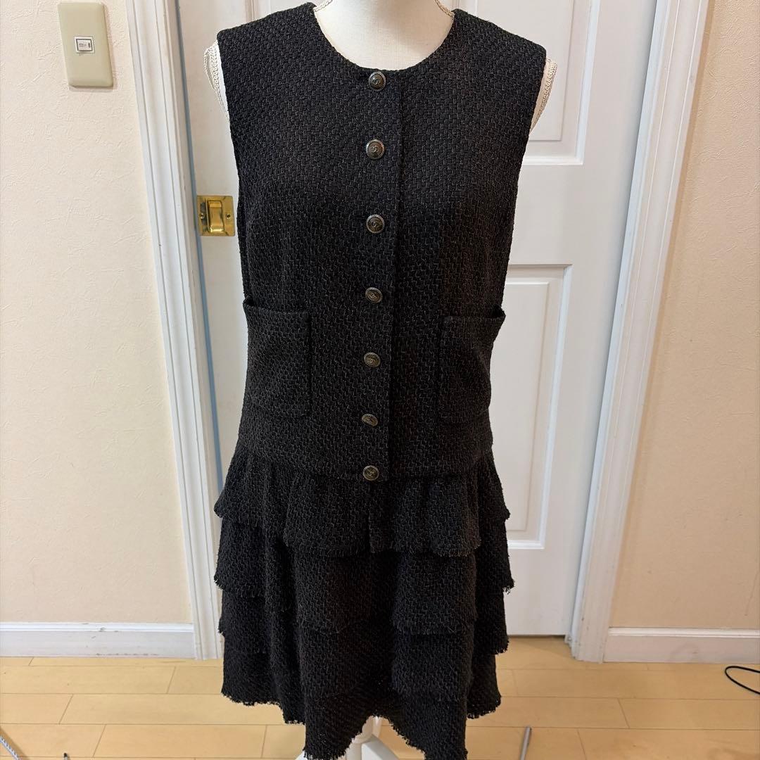 シャネルシャネル黒フリルワンピースサイズ42ツイード素材
