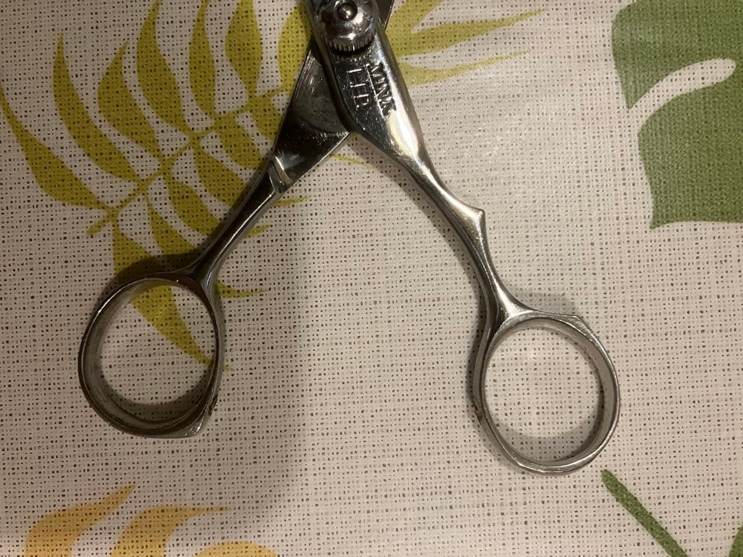 値下げ　美品　プロ専用　魔法のハサミ5.5インチ　ミンクシザー