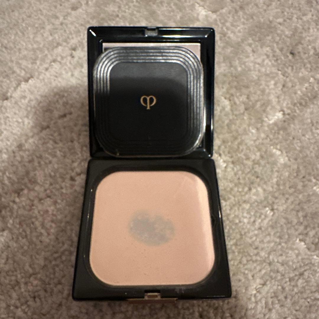 クレ・ド・ポー ボーテ　プードルコンパクトエサンシエルｎ　エレガントスリム