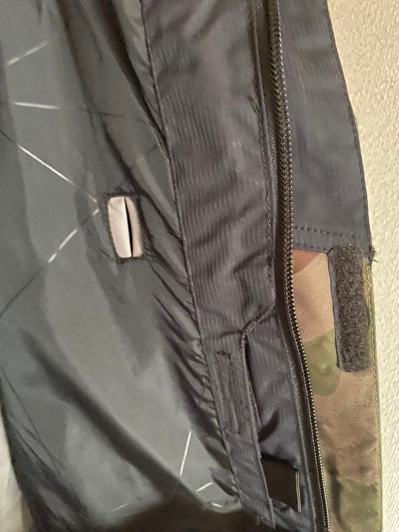 【美品】DAKINE スノーボード　ウェア　Mサイズ