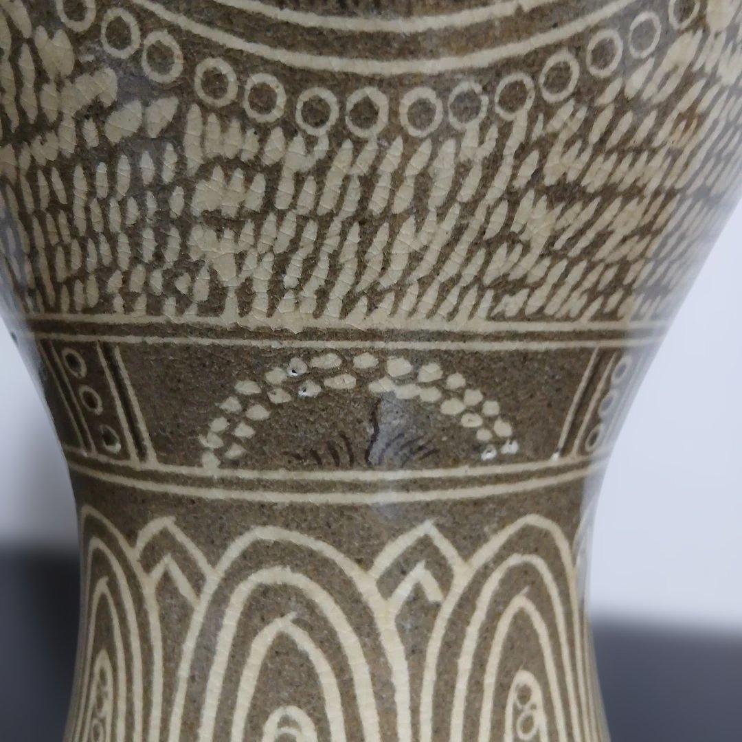 陶器 花瓶 魚と鳥の模様 双魚　象嵌技法　韓国　朝鮮　粉青沙器　梅瓶