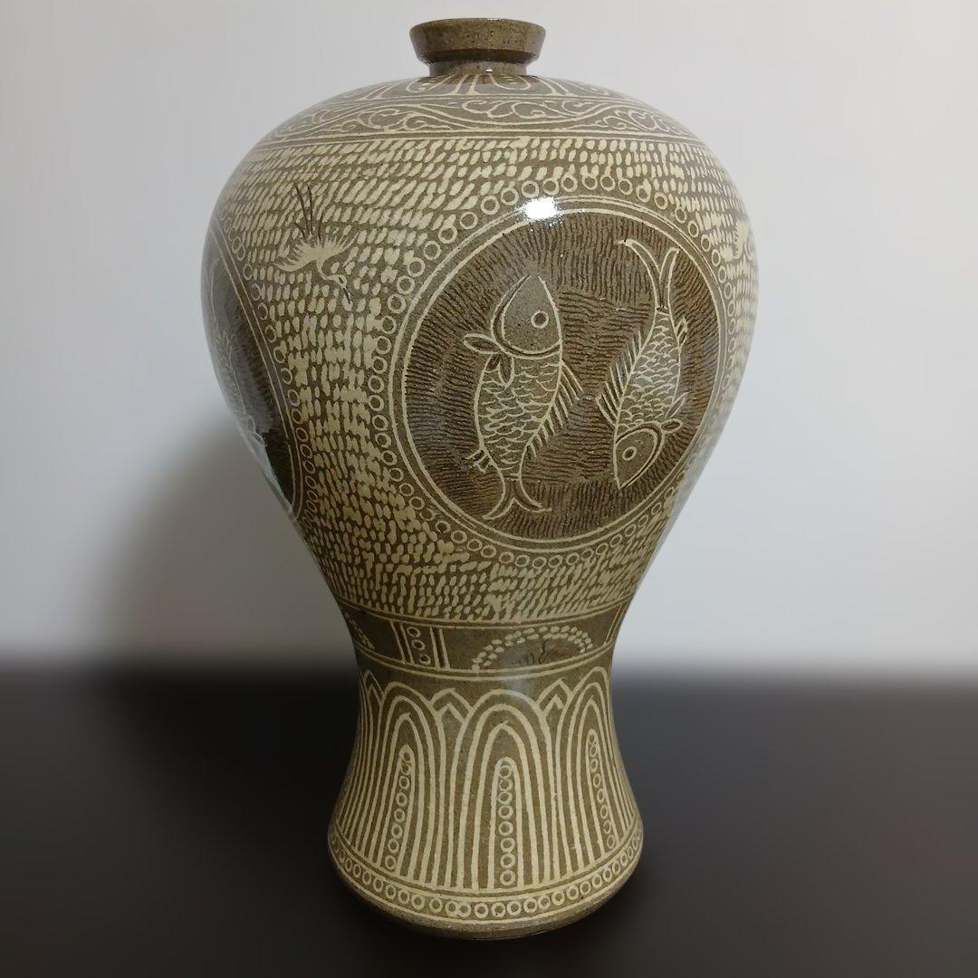陶器 花瓶 魚と鳥の模様 双魚　象嵌技法　韓国　朝鮮　粉青沙器　梅瓶