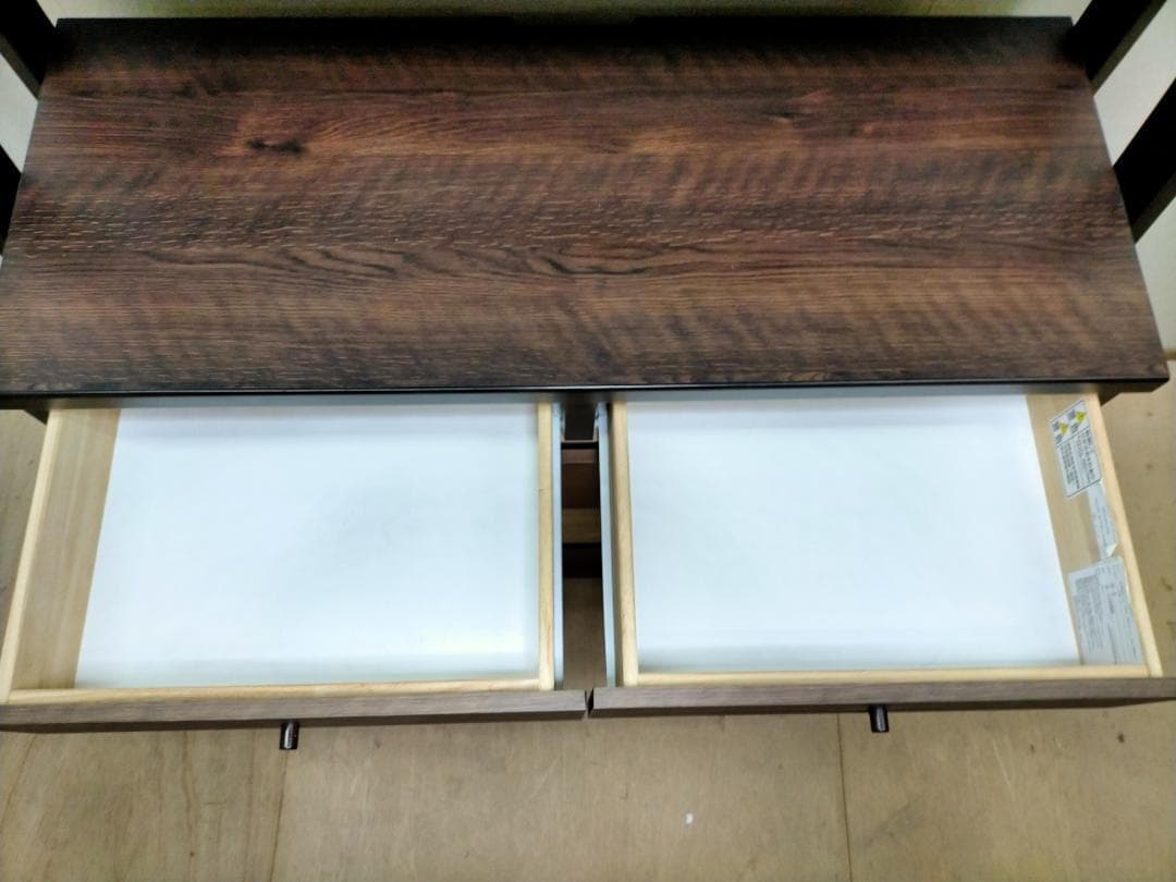 さ*い様 ニトリ　チェストトラック　ランダム 100　75009-4-100