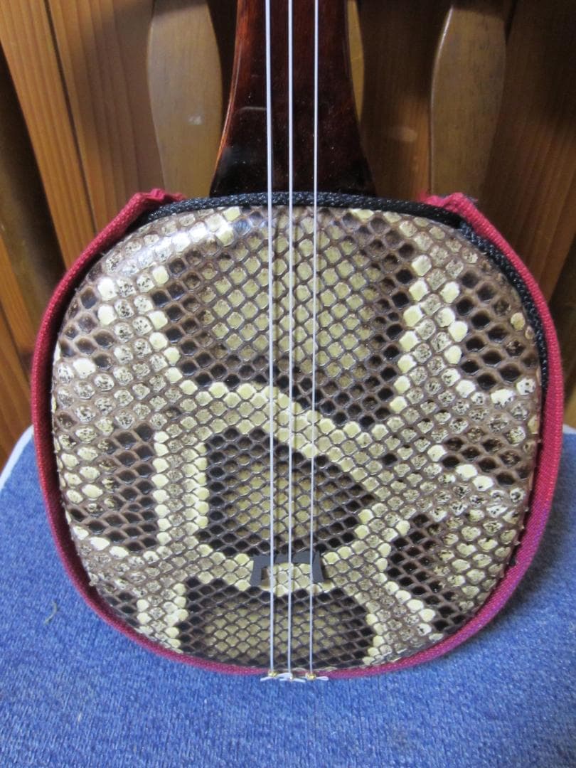 三線工房ひかり沖縄三線 蛇皮強化二重張り ハードケース付き 中古整備品 9