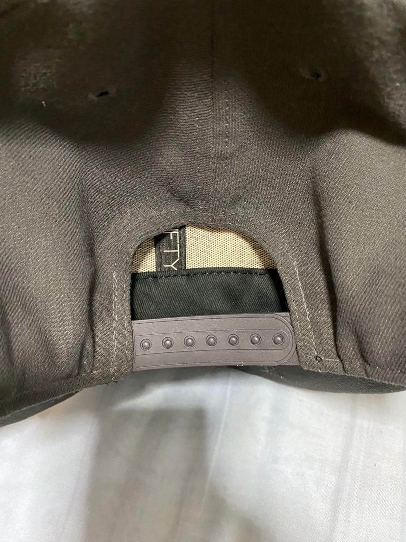 New Era ベースボールキャップ グレー