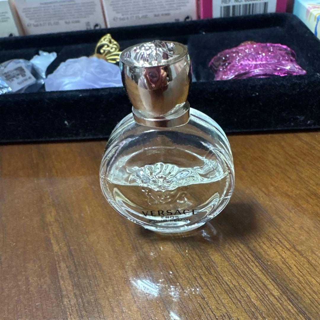 ミニ香水セット（アナスイ、フェラガモ、ヴェルサーチ等）