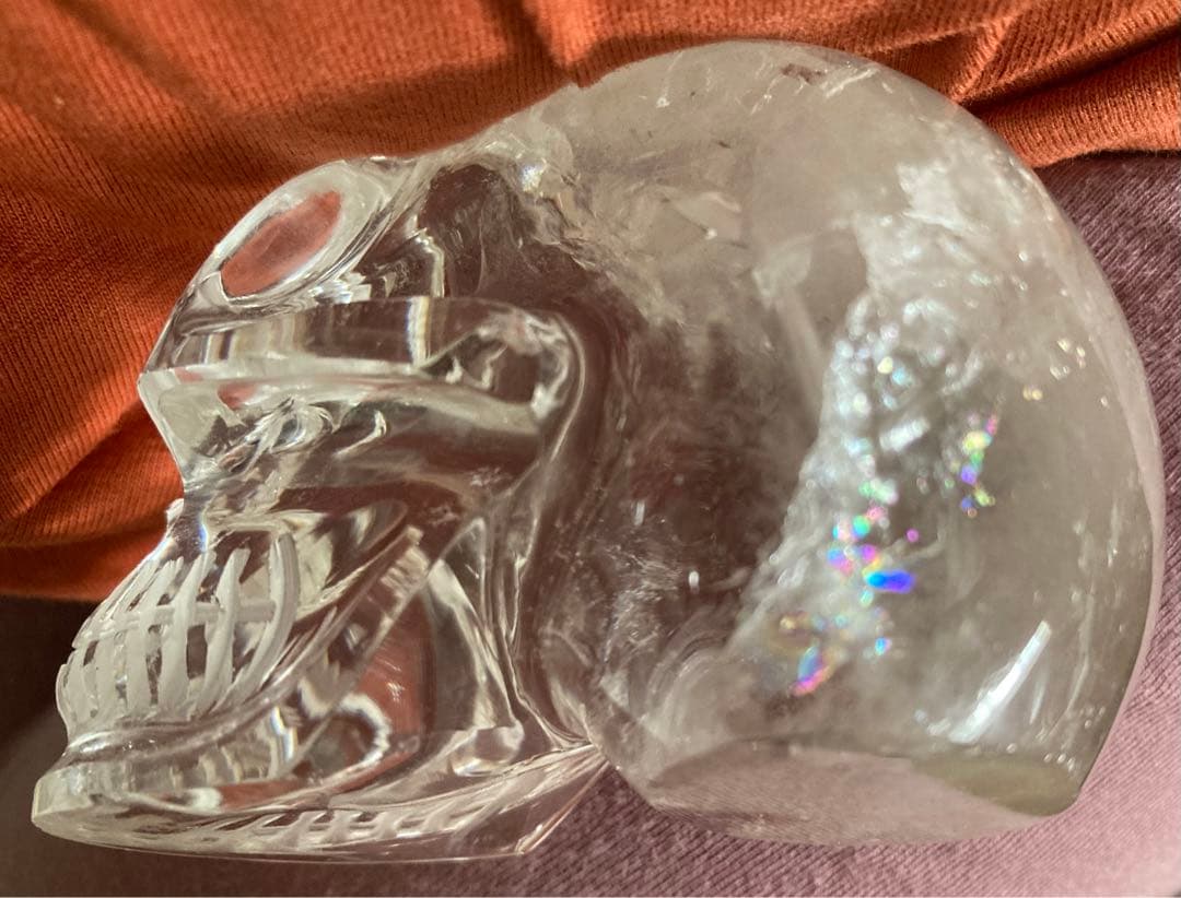 大 天然石 スカル 骸骨 ドクロ 良品 希少 クリスタルスカル 置物 虹有