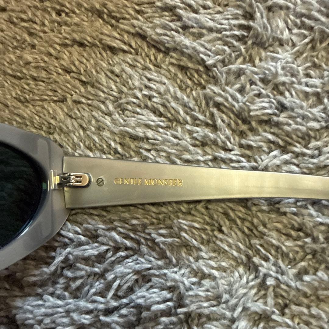 【最終値下げ】GENTLE MONSTER グレー サングラス ケース付き