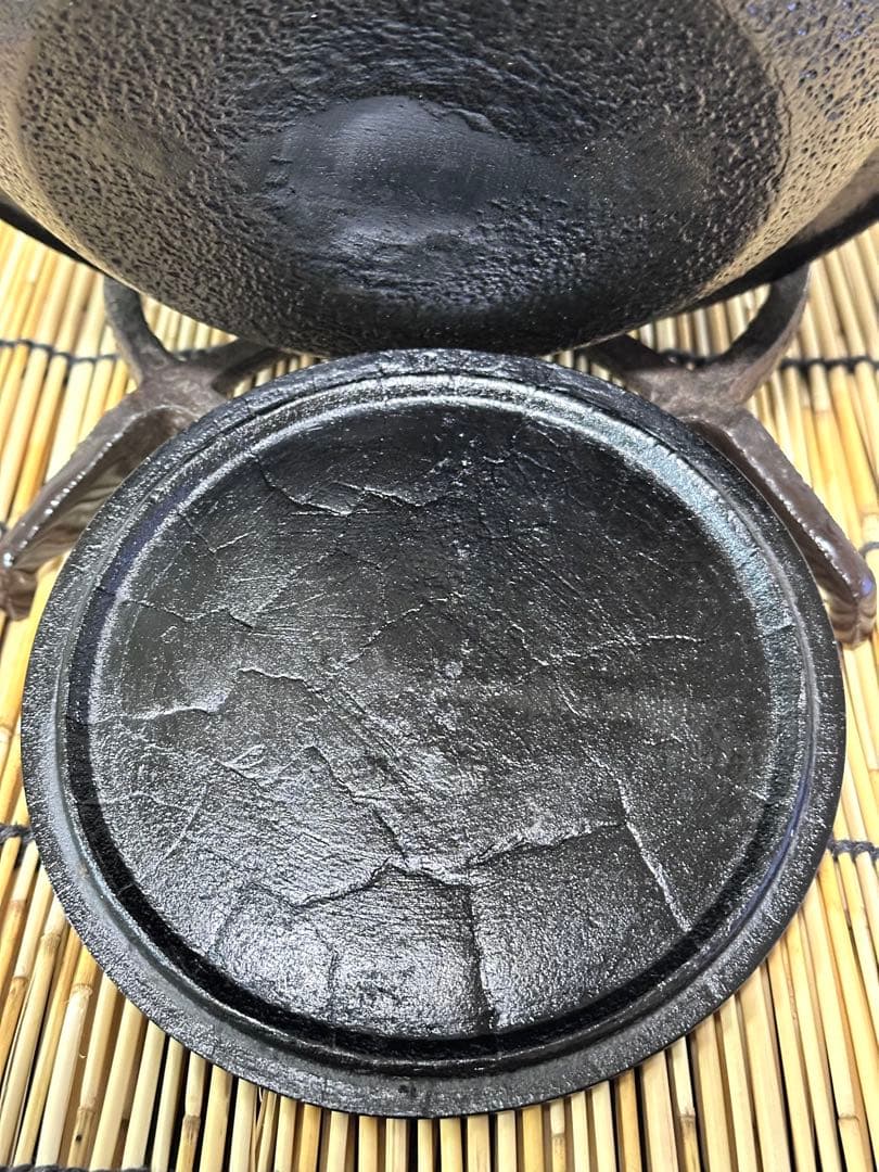 未使用品　成龍堂鋳造所 日本伝統工芸士 及川　齋（齋峰)造２２型アラレ　南部鉄瓶