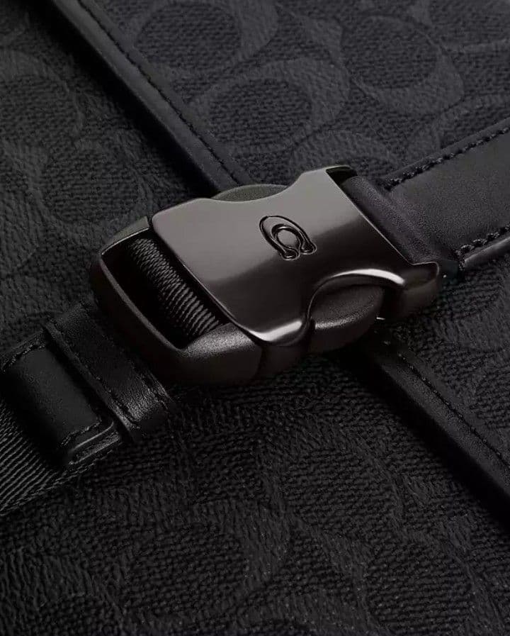 COACH メッセンジャーバッグ シグネチャーキャンバス　コーチ　ボディバッグ