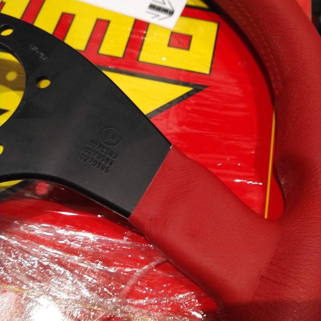 モモ momo コルセ corse レッド ステアリング