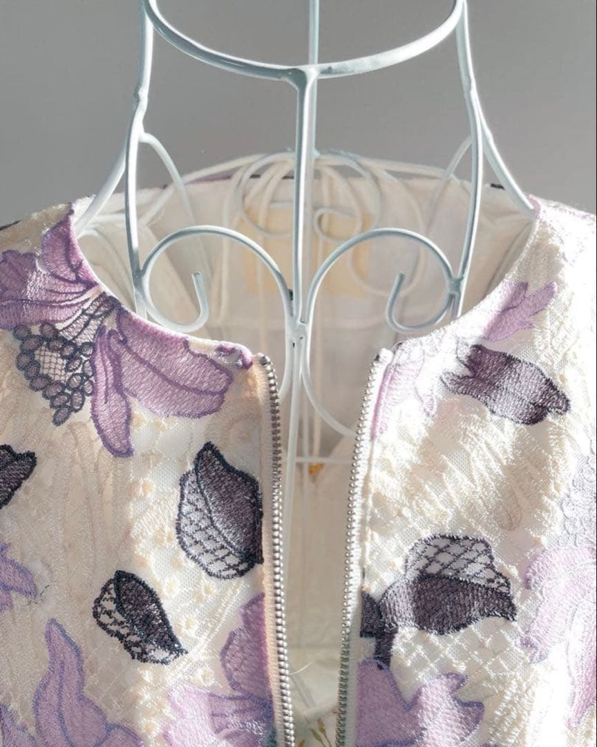 【美品】　グレースコンチネンタル　刺繍　フラワーブルゾン　パープル　ダイアグラム