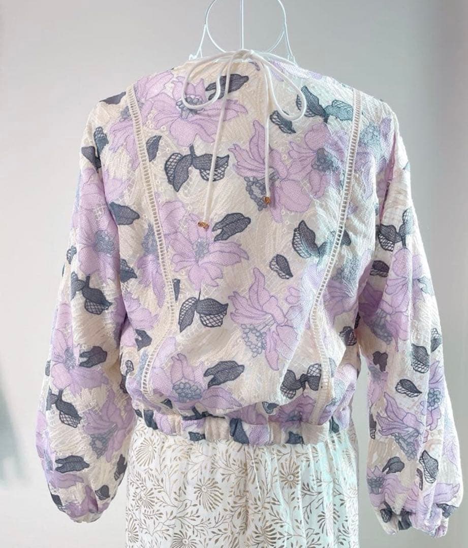 【美品】　グレースコンチネンタル　刺繍　フラワーブルゾン　パープル　ダイアグラム