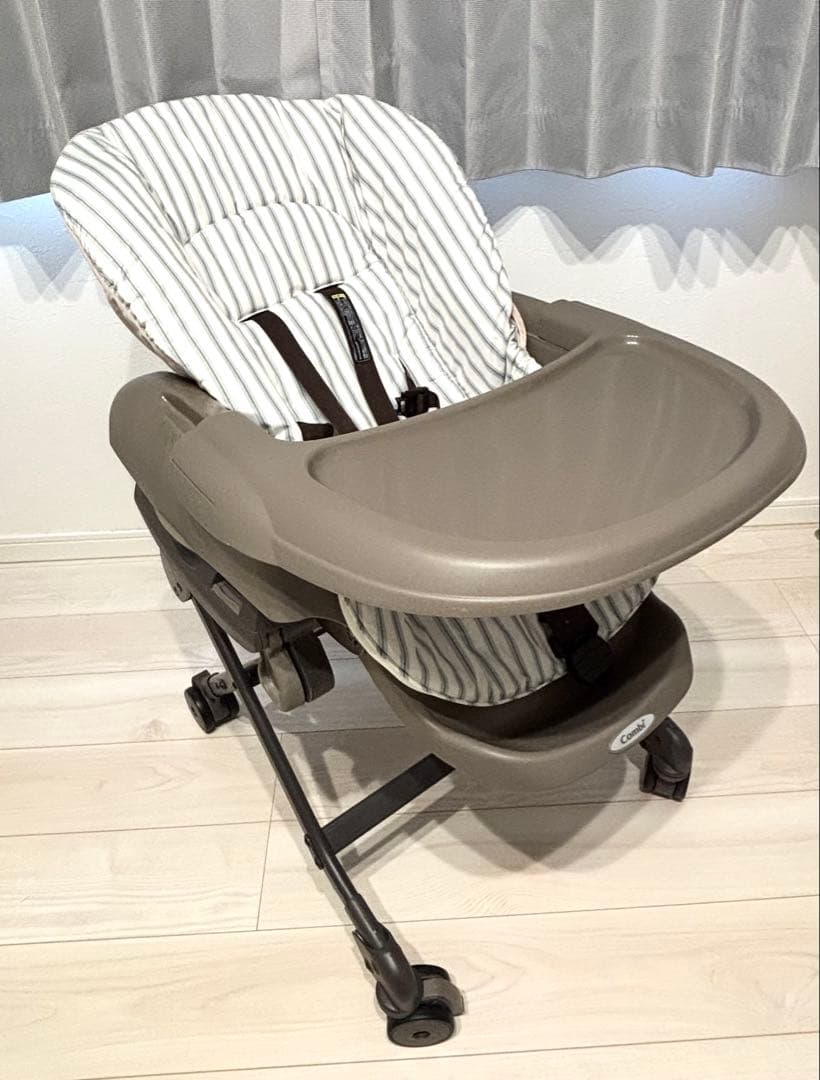 美品コンビスウィングベッド&チェアネムリラ