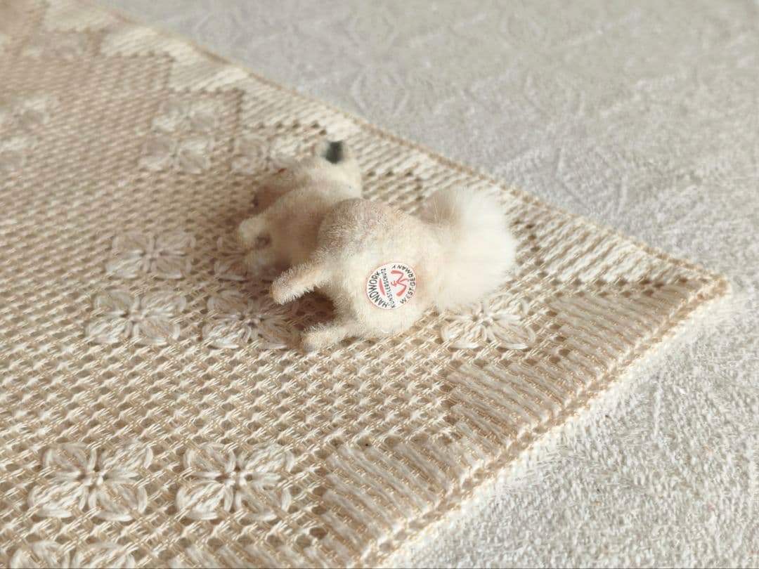 * vintage animal ୨୧ 立ち姿の 可愛い ウサちゃん